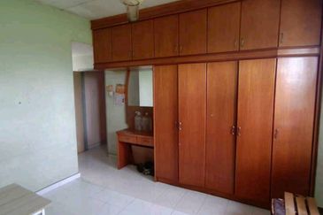 Anjung Hijau (Greenfield Apartment)