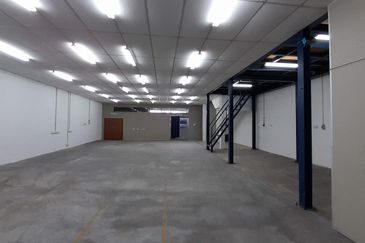 terrace factory , wide road , 1 1/2 storey link factory Glenmarie , Batu 3 , sek u1