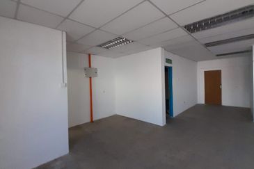 glenmarie , sek u1, 1 1/2 storey link factory Glenmarie , 