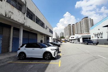 glenmarie , sek u1, 1 1/2 storey link factory Glenmarie , 