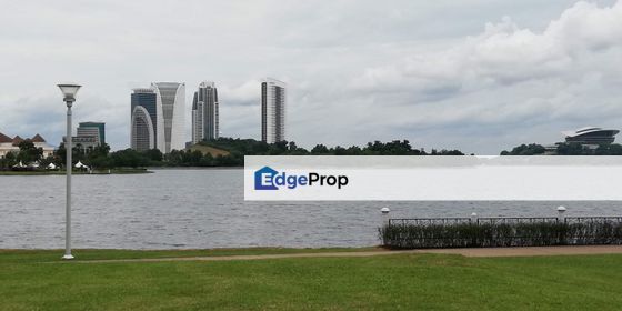serenity terrace house next lake , cyberjaya , Selangor, Cyberjaya