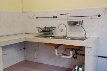 Jalan Puchong Utama 8/7B