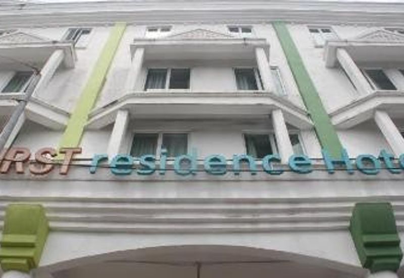 First Residence (Residensi Unggul)
