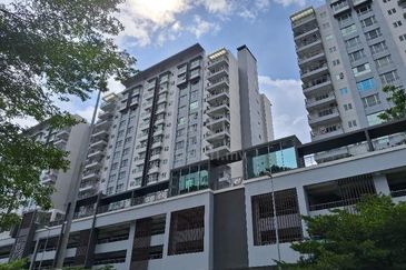 First Residence (Residensi Unggul)