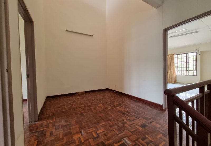 Anggerik Tainia, Kota Kemuning, Selangor 