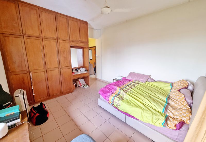 Spring & Summer Villa