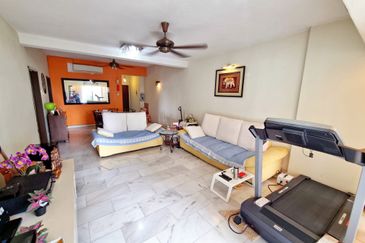 Spring & Summer Villa