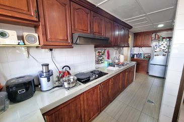 Spring & Summer Villa