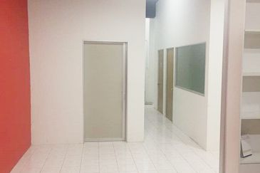 Ipoh Meru Raya, 3 Storey Shoplot, Facing Main Road