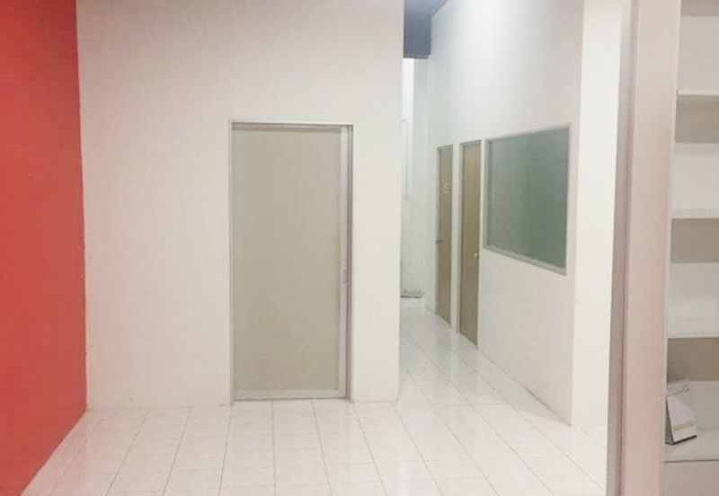 Ipoh Meru Raya, 3 Storey Shoplot, Facing Main Road