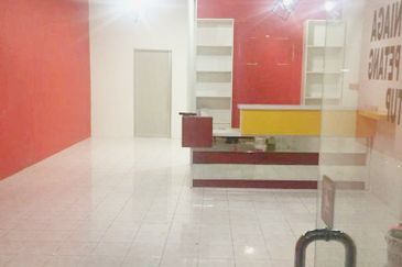 Ipoh Meru Raya, 3 Storey Shoplot, Facing Main Road