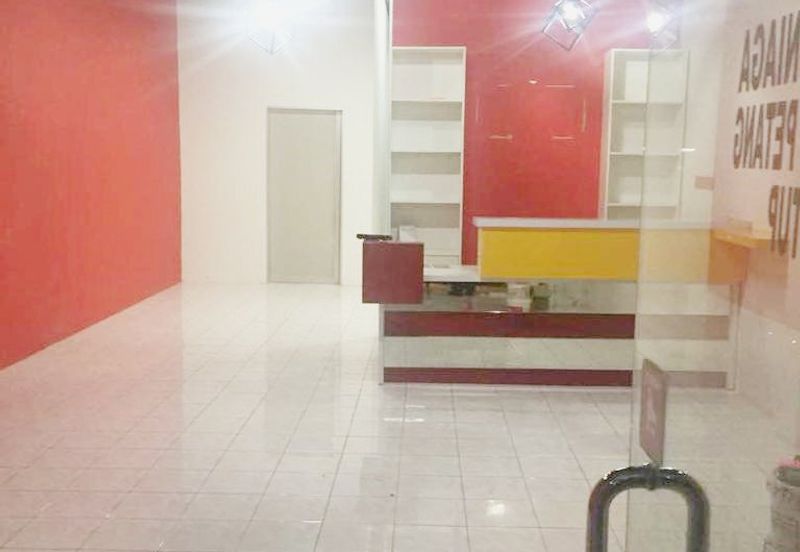 Ipoh Meru Raya, 3 Storey Shoplot, Facing Main Road