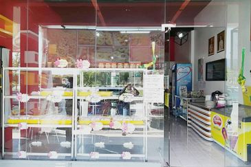 Ipoh Meru Raya, 3 Storey Shoplot, Facing Main Road