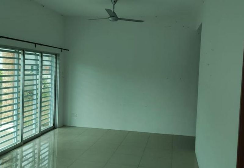 Freehold Single Storey Semi D, 3600sqft, Gated and Guarded