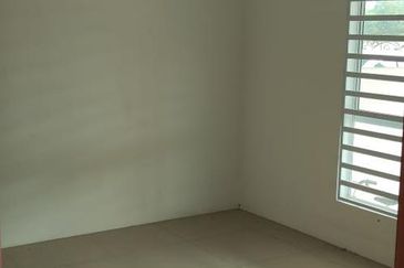 Freehold Single Storey Semi D, 3600sqft, Gated and Guarded