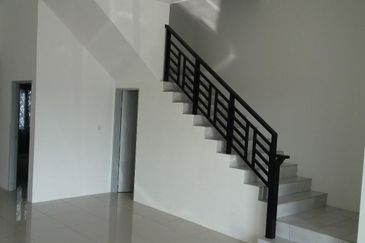 Double Storey, 4 Room 3 Bath @ Taman Sanctuary Garden, Ipoh