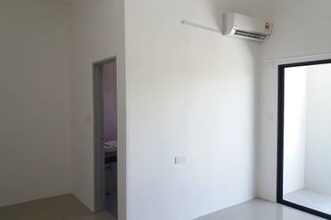 Double Storey, 4 Room 3 Bath @ Taman Sanctuary Garden, Ipoh