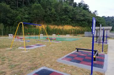 Double Storey, 4 Room 3 Bath @ Taman Sanctuary Garden, Ipoh