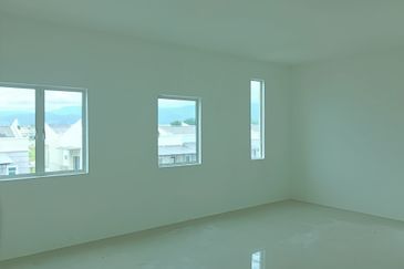 (Freehold) 3 Storey Semi-D Tasek Square Ipoh