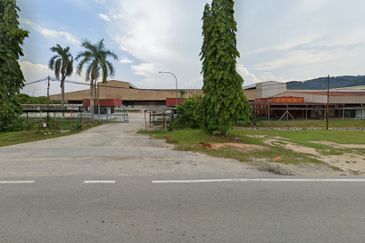 Kuala Kangsar Factory Warehouse Good Location, Land Area 5ac, Large Built-Up 150,000sf