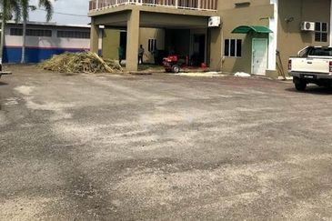 Factory, Warehouse & Office Lot Along Jalan Changkat Jong, Teluk Intan