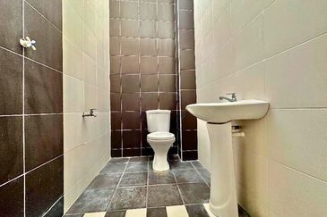 Sg Siput (U) Double Storey Endlot