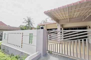 Room For Rent @ Gunung Rapat, Rapat Setia, Ampang (Fully Furnished)