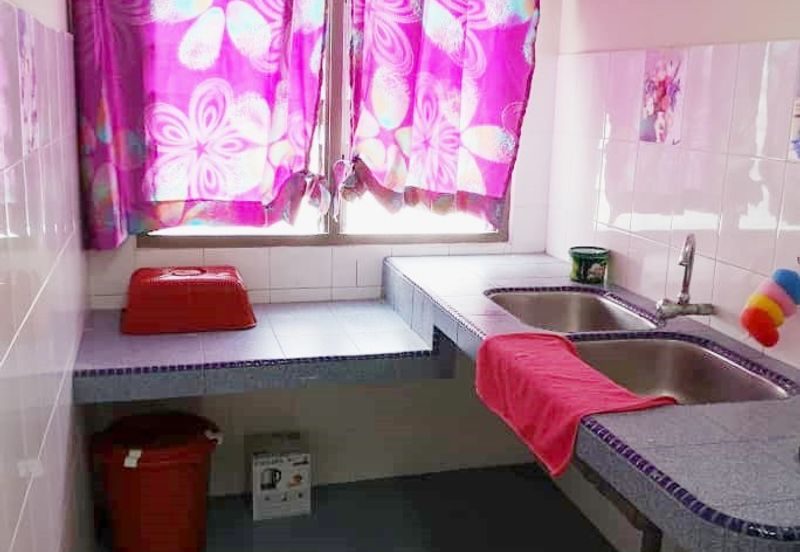 Room For Rent @ Gunung Rapat, Rapat Setia, Ampang (Fully Furnished)