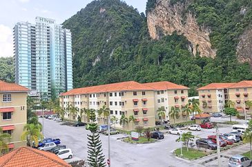 Permai Lake View Apartments