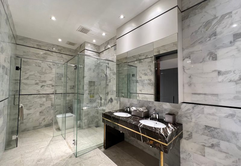 Face Platinum Suites