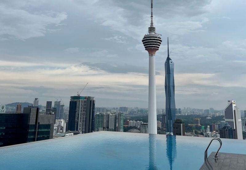 Face Platinum Suites