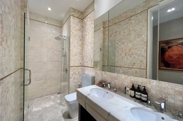 Face Platinum Suites