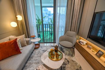 Skyline Kuchai, Kuchai Lama Centre, 400M To MRT 2 & 3,High Rental & ROI,Free Furniture