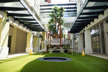 Tenanted Shop Lot Unit in Plaza Arkadia for Sale