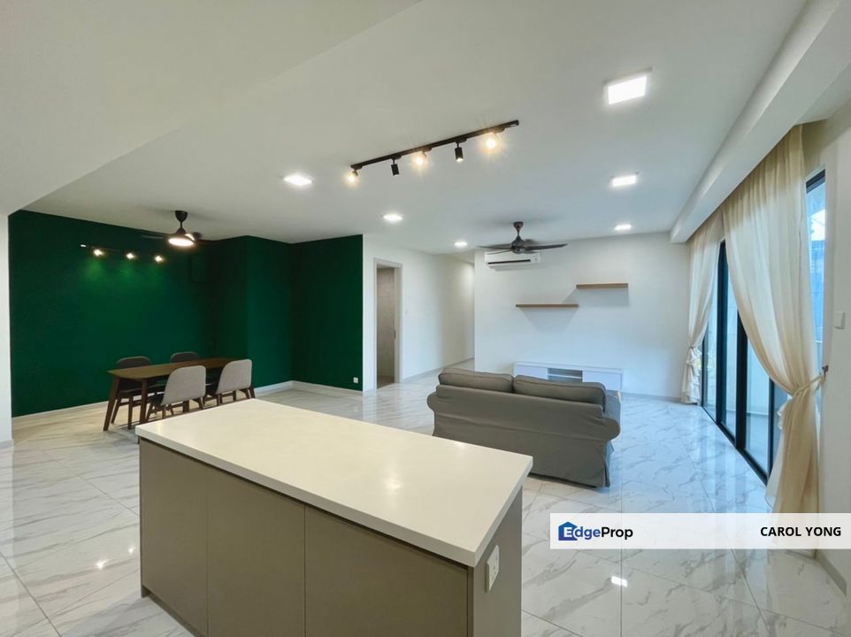 Just Listed! Partly Furnished Unit with meticulous maintain condition, Kuala Lumpur, Desa Parkcity