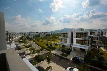 The Grove @ Lake Fields