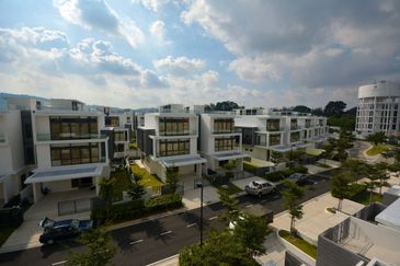 The Grove @ Lake Fields