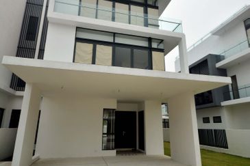 The Grove @ Lake Fields