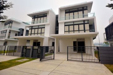 The Grove @ Lake Fields