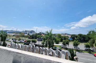 Krystal Point Commercial Centre