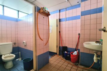 Krystal Point Commercial Centre