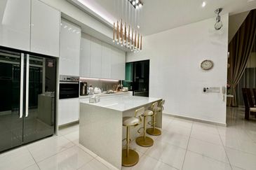 Duta Villa, Setia Alam