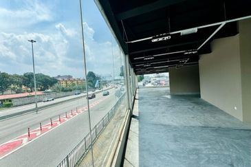 HiCom-Glenmarie Industrial Park