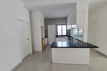 Beautiful Home Practical Layout Dual Keys Concept Strategic Location