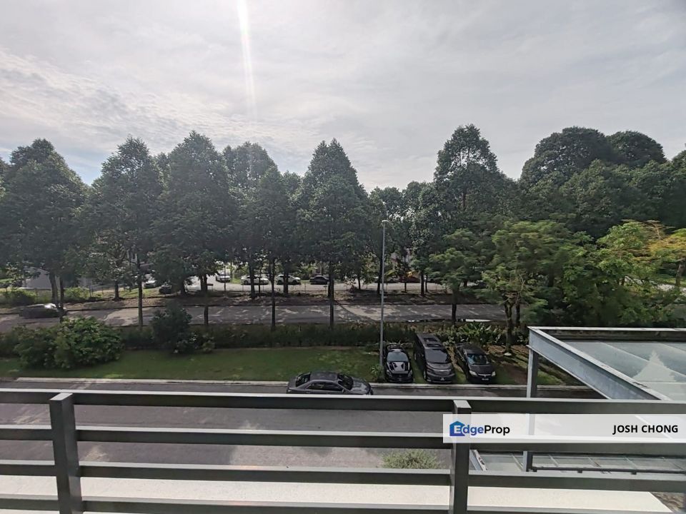Beautiful 3 Storey Home Renovated Face Open Gated Guarded Freehold, Selangor, Puchong