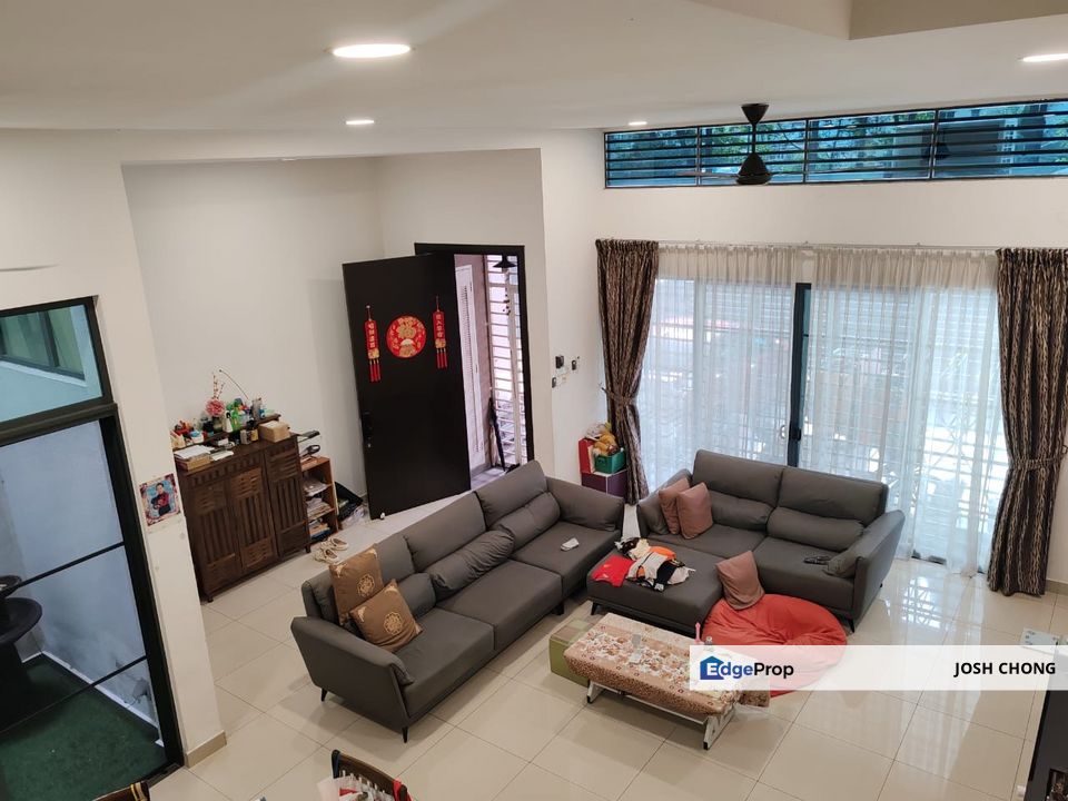 Beautiful 3 Storey Home Renovated Face Open Gated Guarded Freehold, Selangor, Puchong