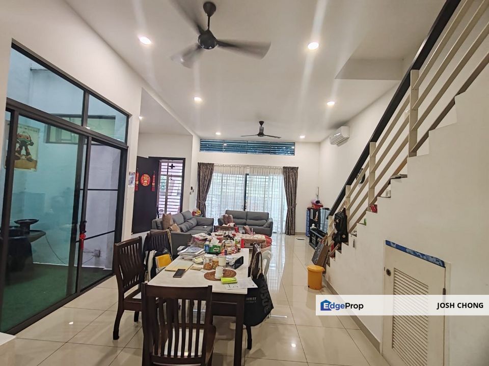 Beautiful 3 Storey Home Renovated Face Open Gated Guarded Freehold, Selangor, Puchong