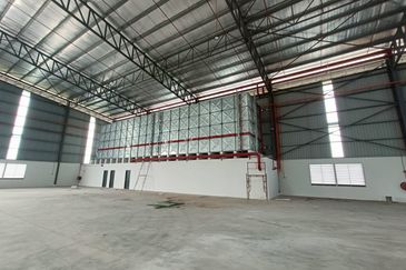 West Port, Pulau Indah