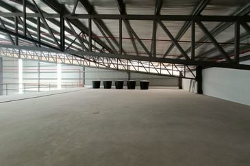 West Port, Pulau Indah