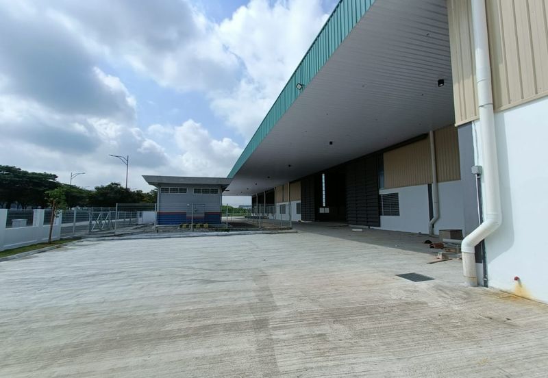 West Port, Pulau Indah